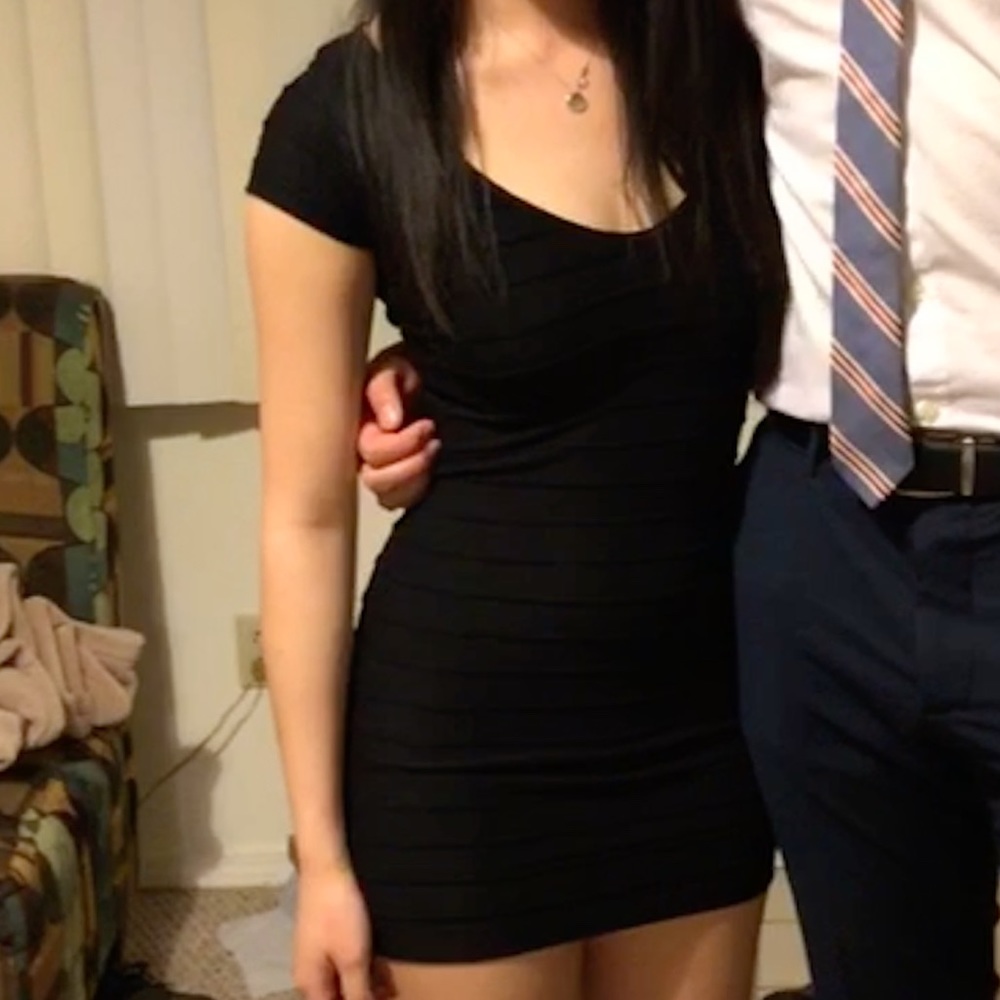 Bebe black bodycon dress w/short sleeves